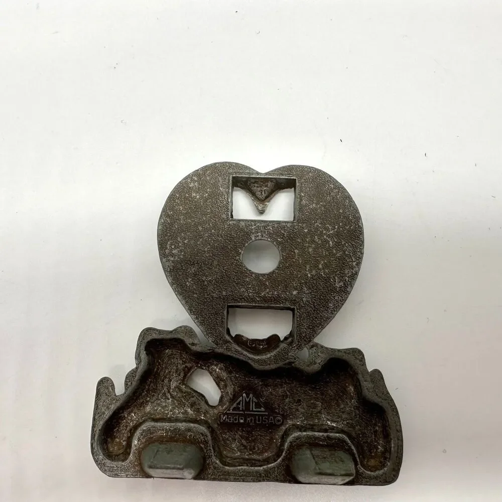 Small Desk Pewter Cat Heart Frame Small